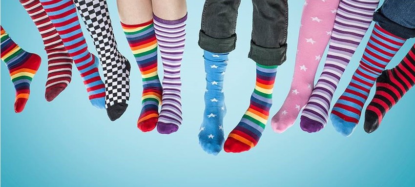 Яркие носки с рисунками — новый тренд, набирающий популярность